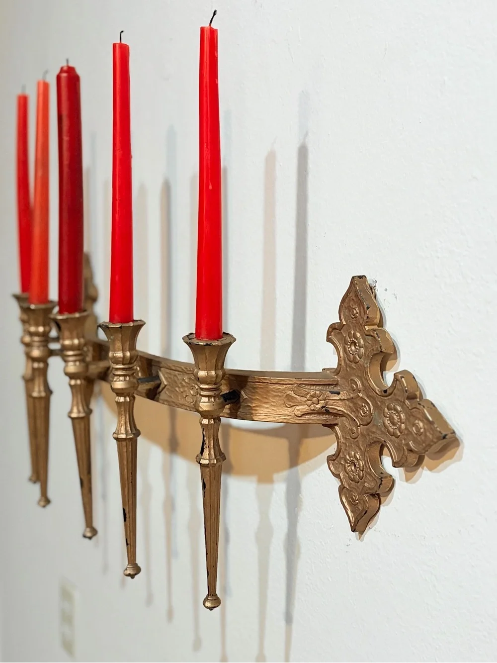 Vintage- Syroco-🖤 Mid Century Modern 5-Arm Gothic Revival Wall Sconce Candelabra